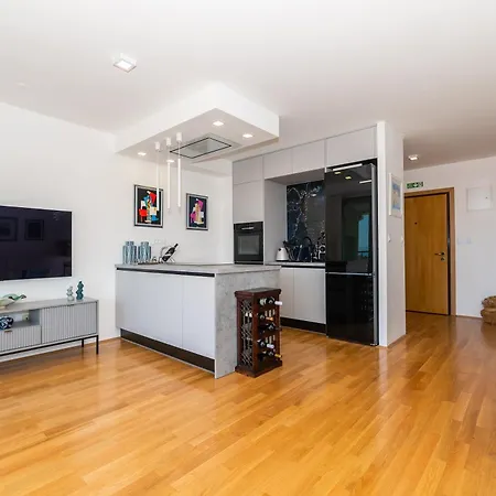 Luxurious Penthouse Style * Kovacic